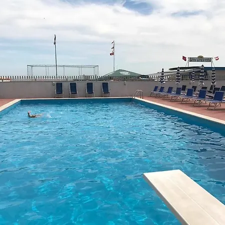 Majestic 3* Πέζαρο
